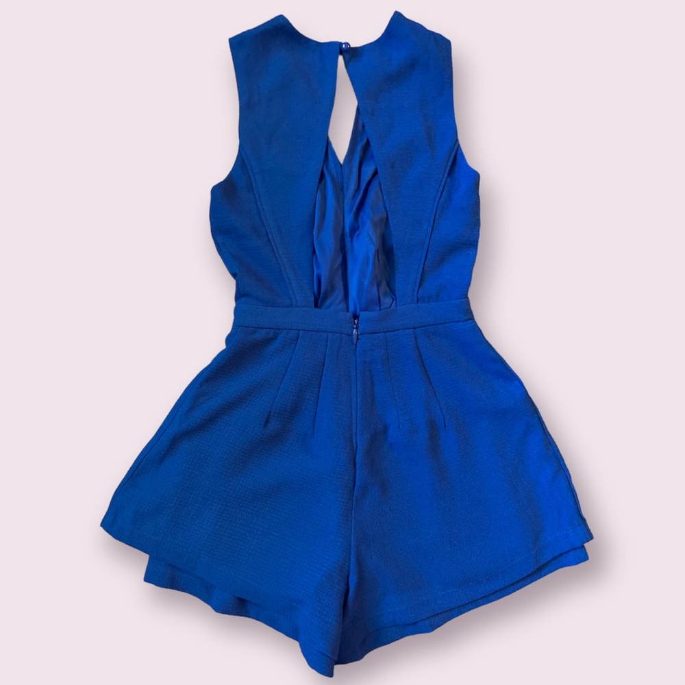 Bebe Open-back Romper - Picture 2 of 5